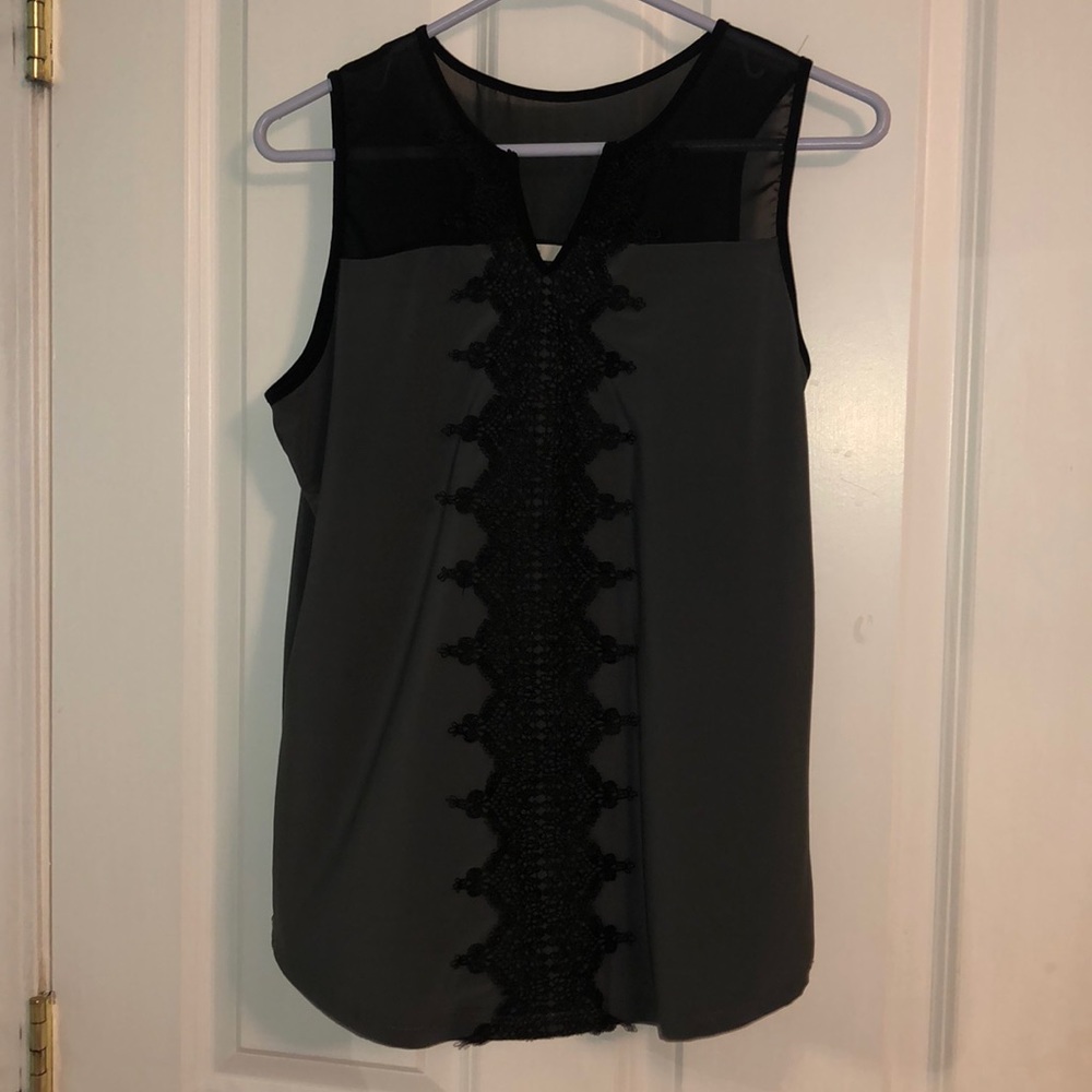 Maurice’s tanktop